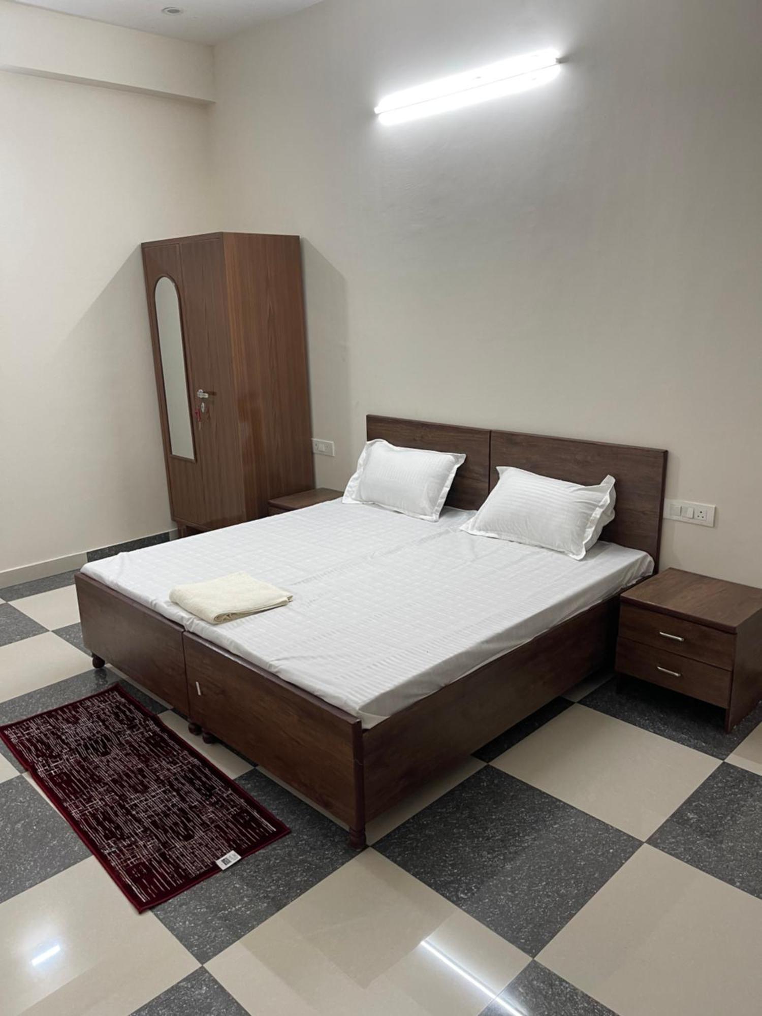 Shrinath Residency Hotel Greater Noida Kültér fotó