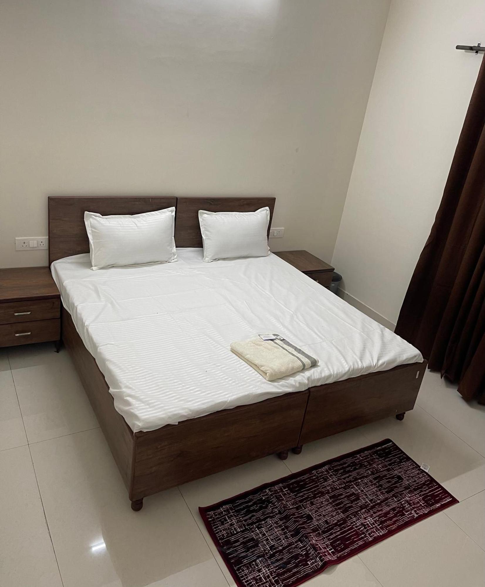 Shrinath Residency Hotel Greater Noida Kültér fotó