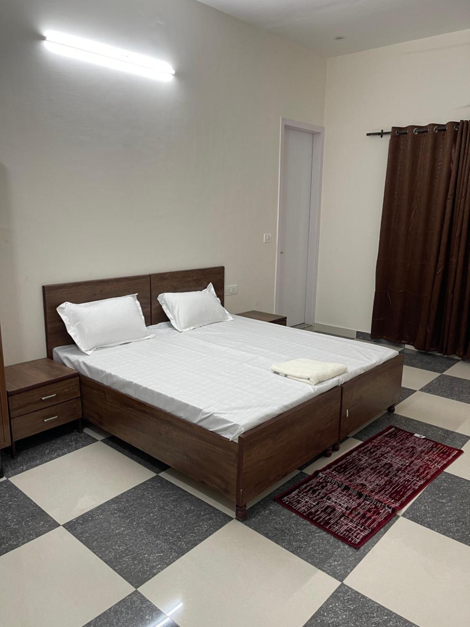 Shrinath Residency Hotel Greater Noida Kültér fotó